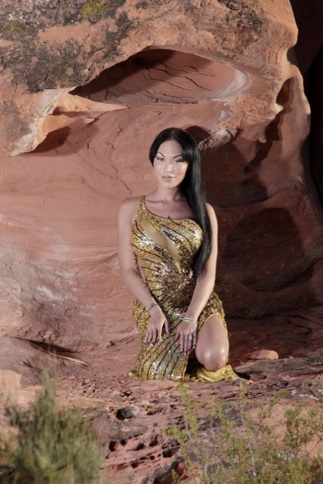 Mia Isabella Official XXX Photos