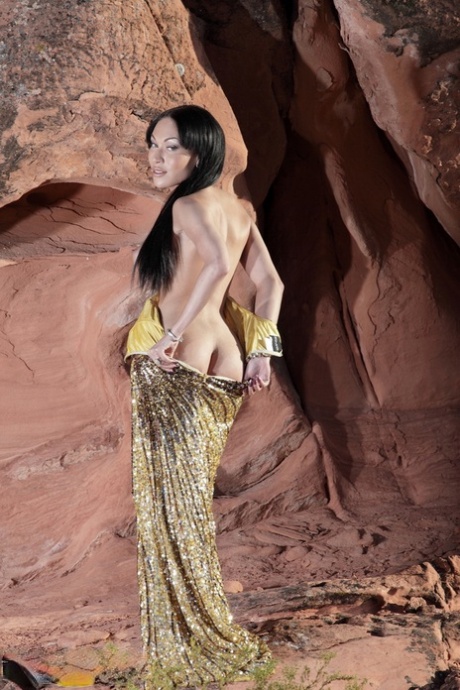 Mia Isabella Official XXX Photos