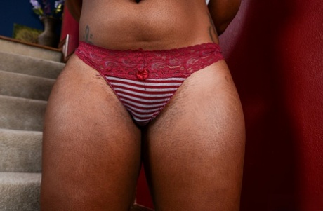 Black amateur Janelle Taylor undresses and spreads her labia lips open