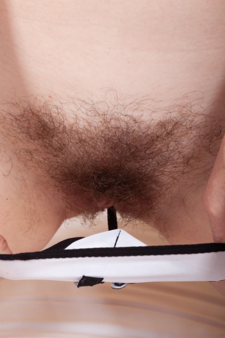 Curvaceous amateur Elouisa displays her deliciously hairy pussy up close
