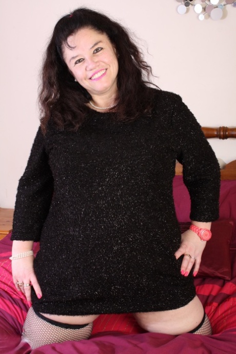Smiley chubby woman Crystal spreads and toys her hairy cunt up close