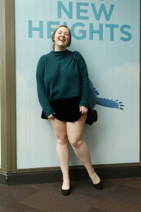 Voluptuous amateur babe Rose Fessenden flashes her monster curves in public