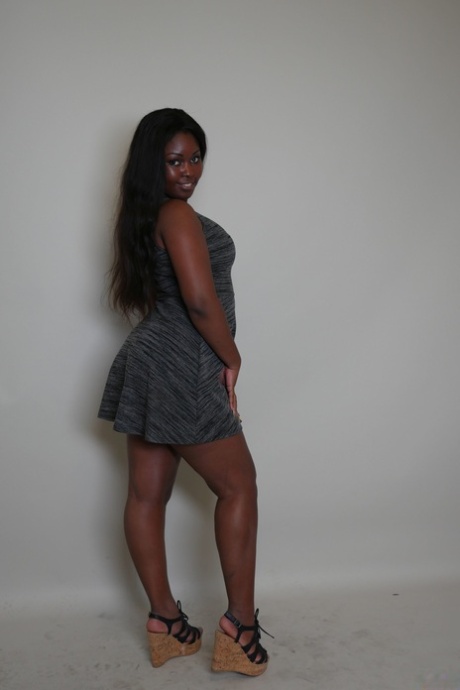 Hot Kenyan teen Sunny Star sucking and fucking two white dicks at a casting