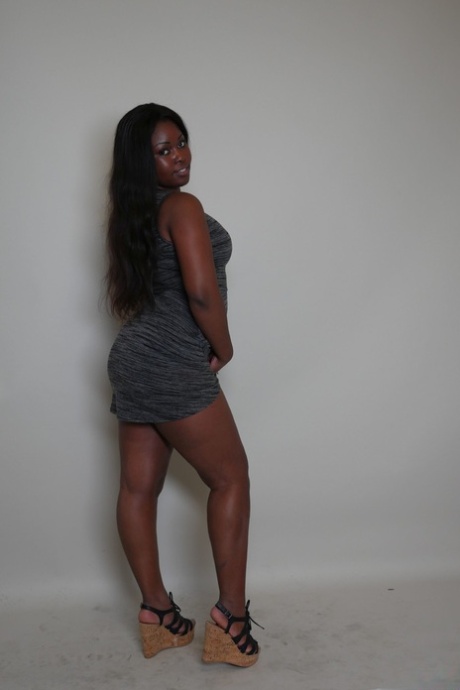 Hot Kenyan teen Sunny Star sucking and fucking two white dicks at a casting