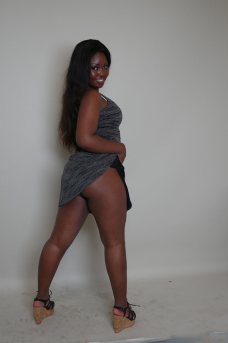 Hot Kenyan teen Sunny Star sucking and fucking two white dicks at a casting