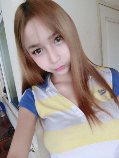 Little Asian shemale Yuki flaunts her alluring cleavage in her compilation